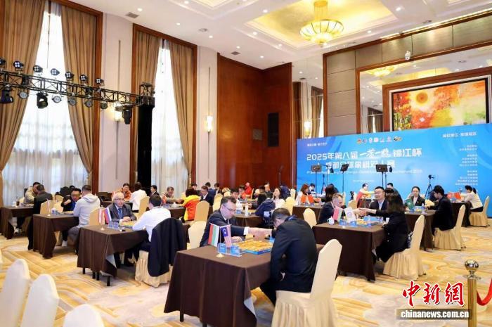 成都全球象棋双人赛开幕 32国棋手共襄“一带一