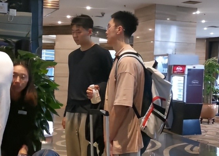 广东队遭上海队篮板碾压 全队大比分失利徐杰情