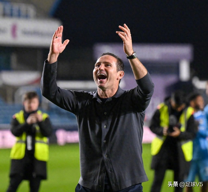兰帕德率考文垂领跑英冠，英超回归指日可待