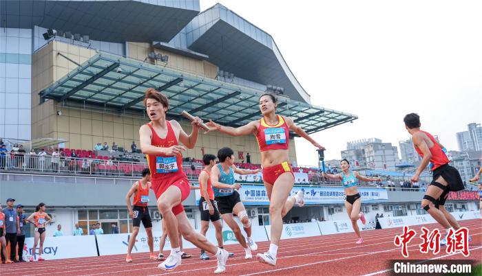 第三届“一带一路”田径邀请赛女子400米冠军：